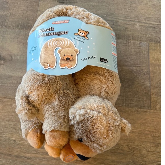 HealthTouch Brown Bear Plush Vibrating Neck Massager Travel Pillow NWT - Picture 6 of 7